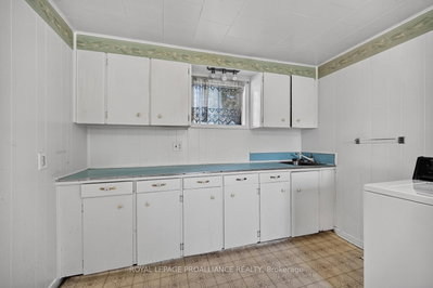 300 Park Street E • Prescott, ON photo 5