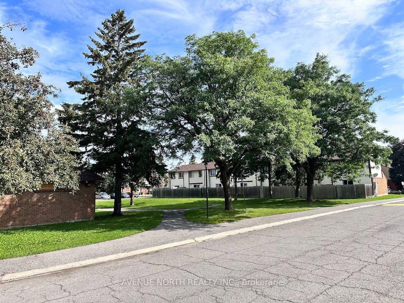 1352 Foxwell St photo 5