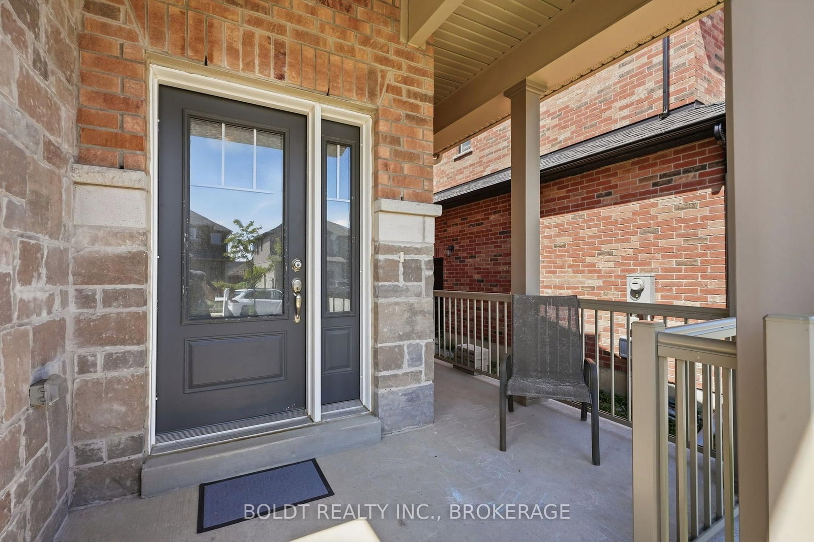 85 Homestead Way • Thorold, ON photo 2
