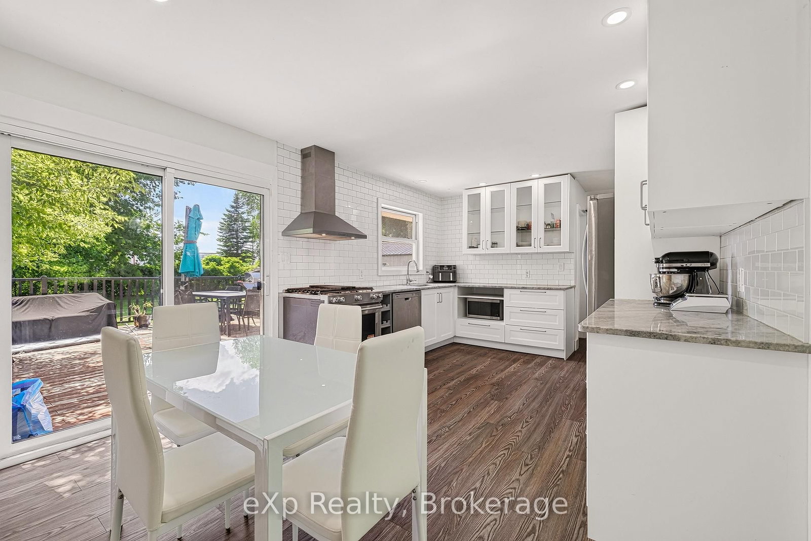 18 Willowdale Street • Brantford, ON photo 6