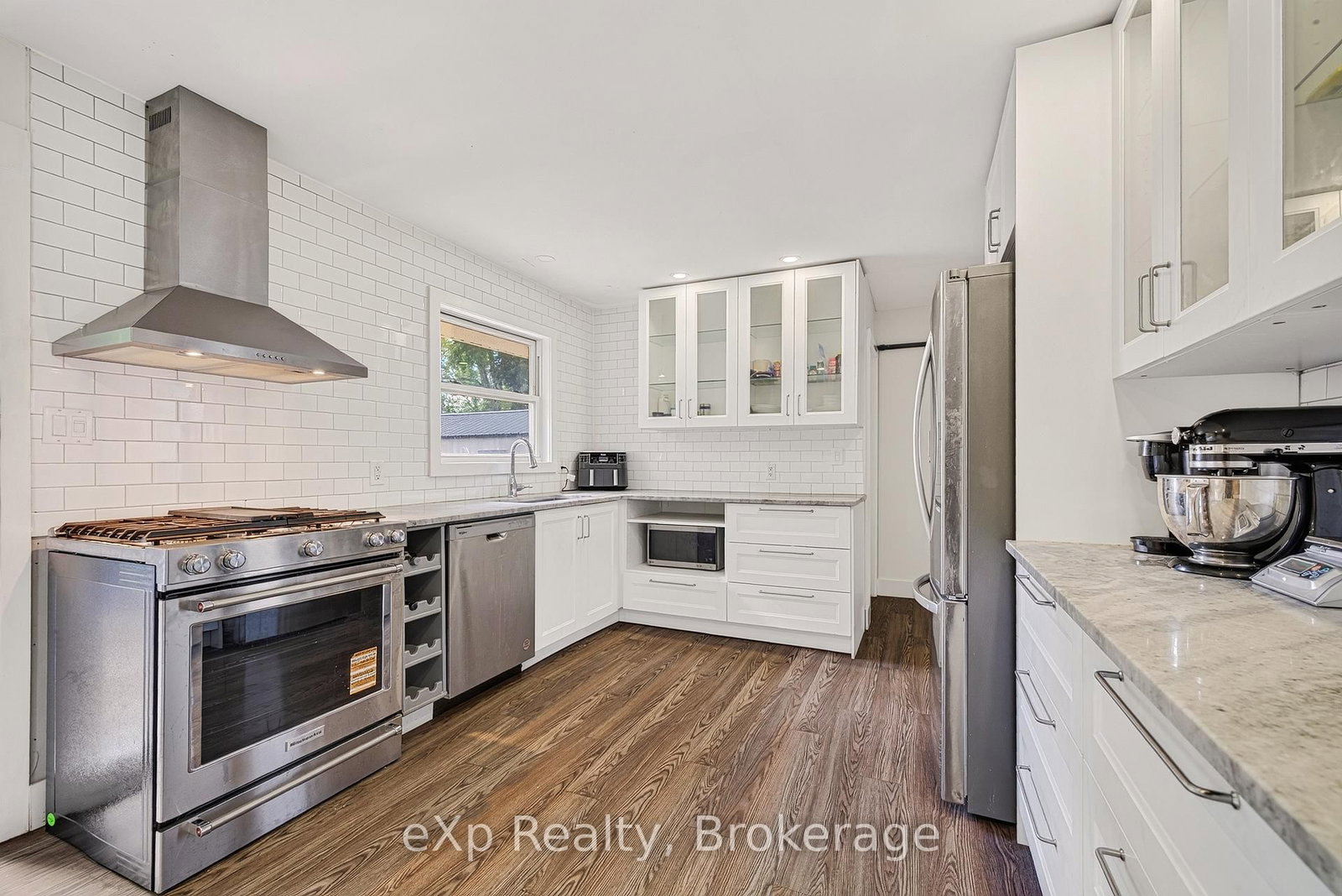 18 Willowdale Street • Brantford, ON photo 8