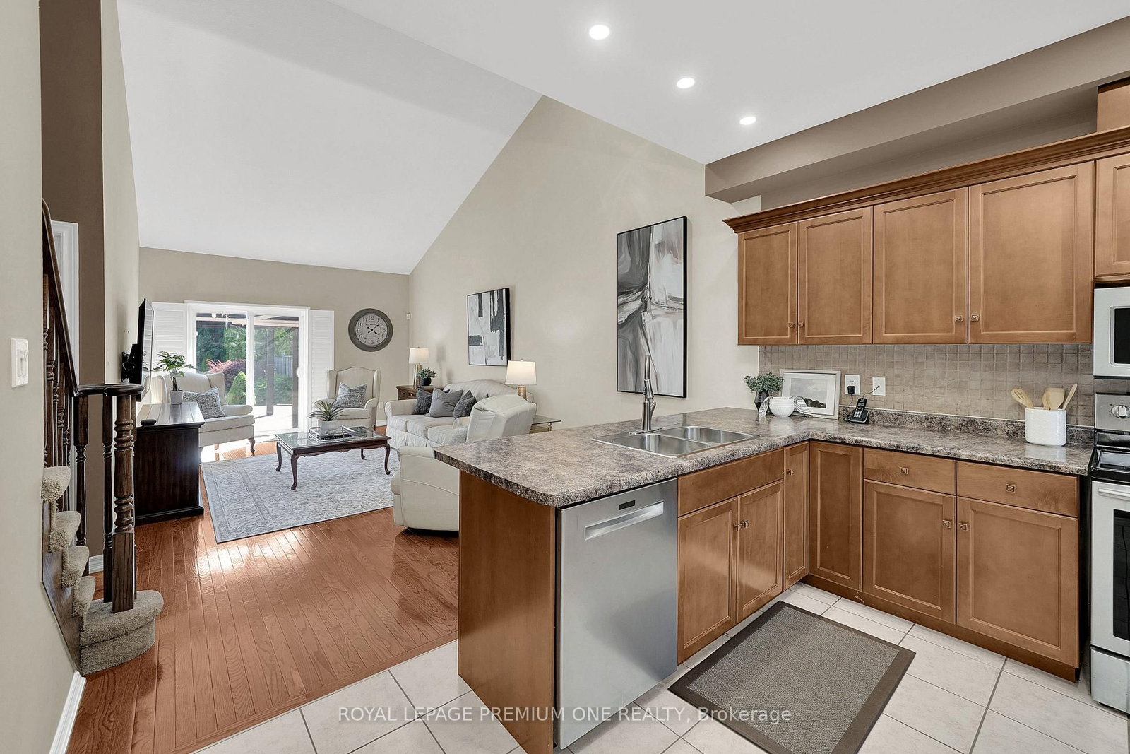 44 Conrad Place • Grimsby, ON photo 12