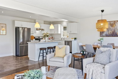 81 Douglas Drive • Bracebridge, ON photo 2