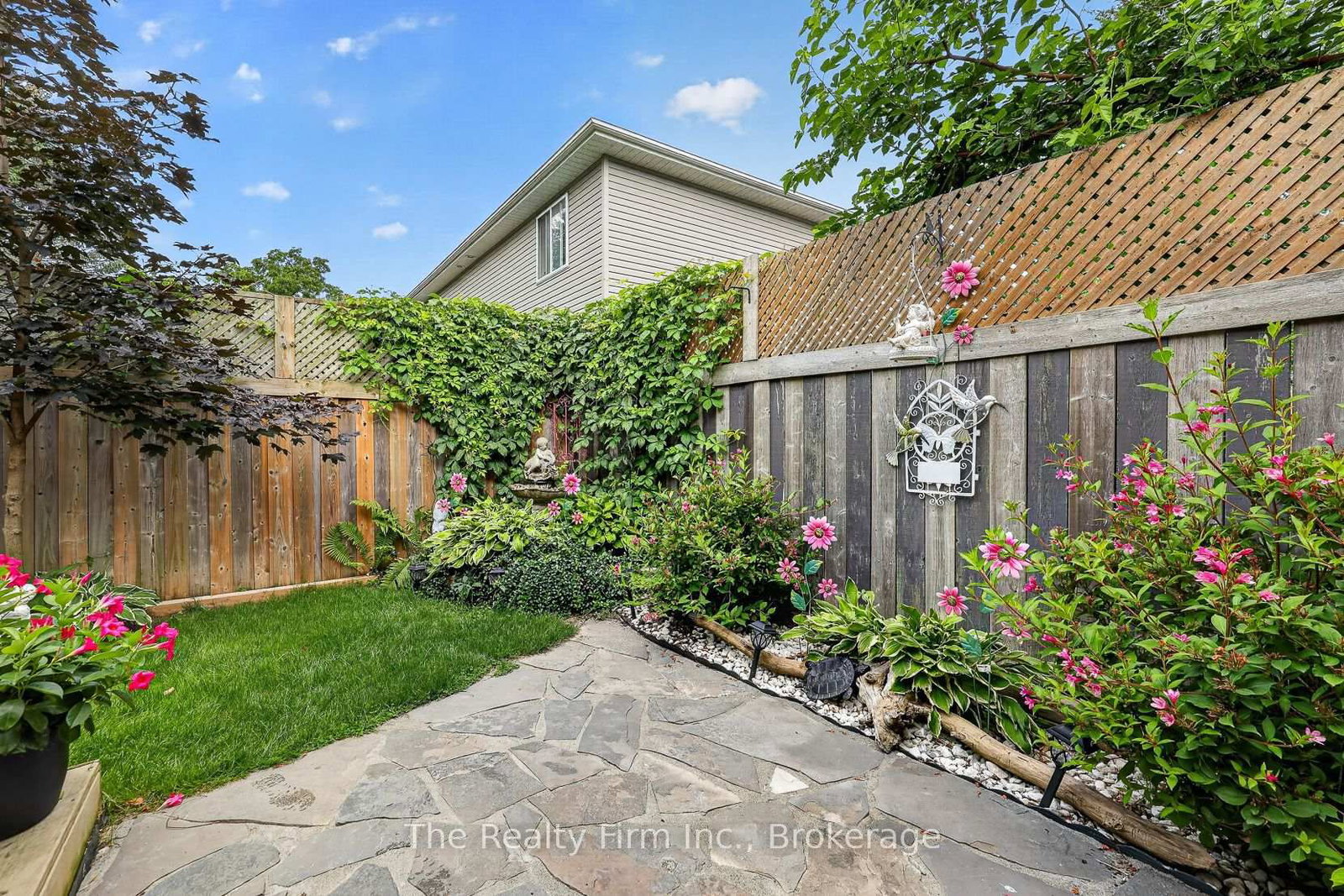 14 East Park Drive • Woodstock, ON photo 38