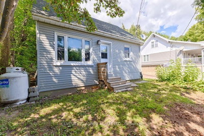 168 Bonnechere Street E • Eganville, ON photo 3