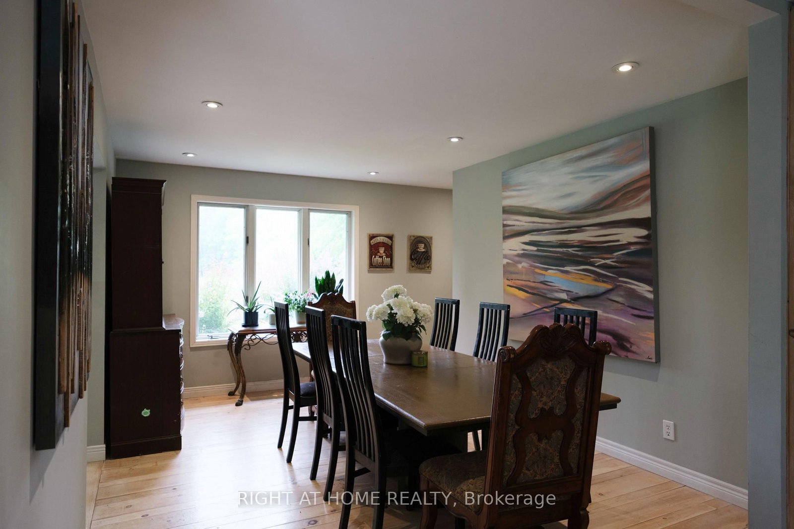 306 Lynx Hollow Drive • Pakenham, ON photo 6