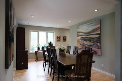 306 Lynx Hollow Drive • Pakenham, ON photo 6