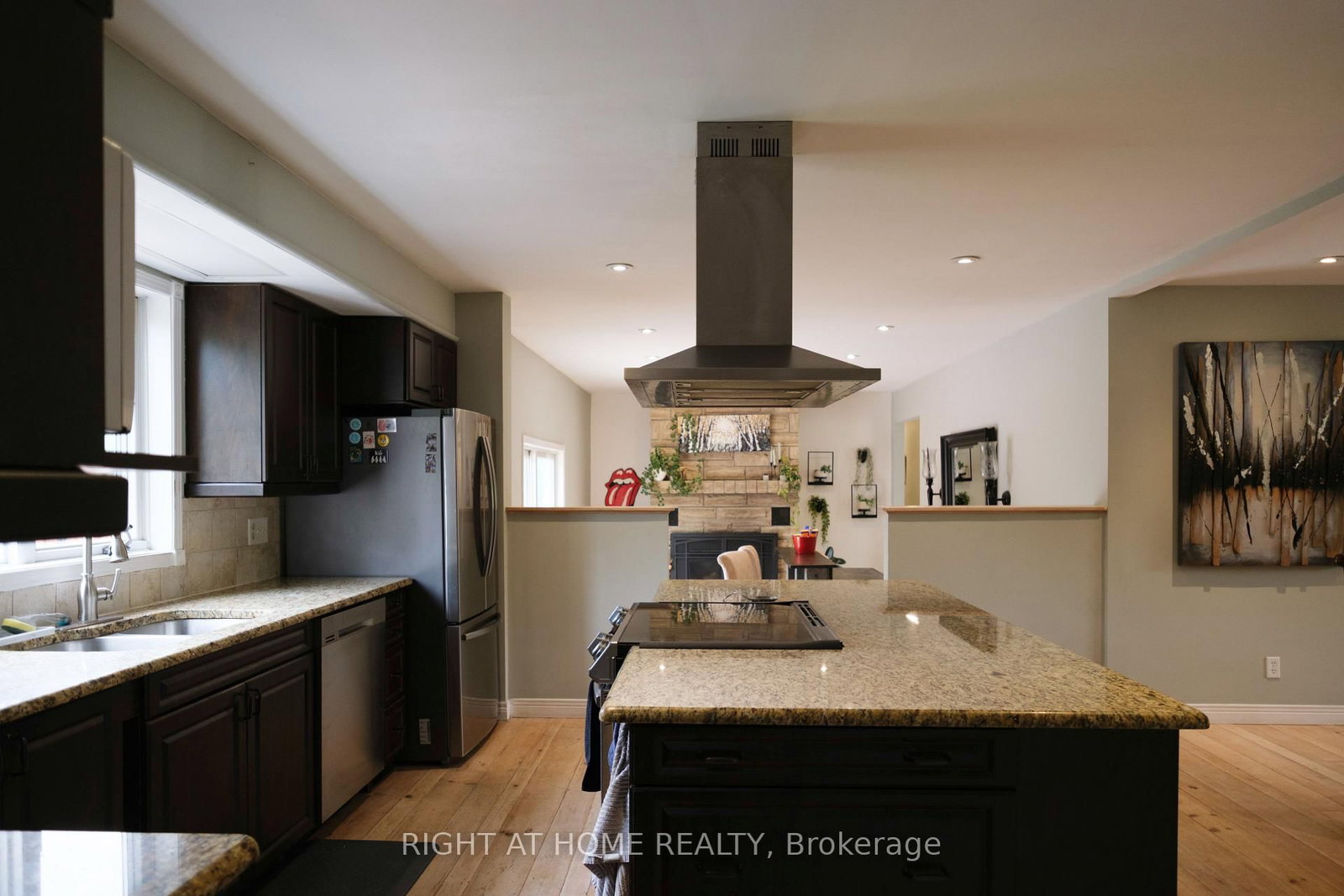 306 Lynx Hollow Drive • Pakenham, ON photo 8