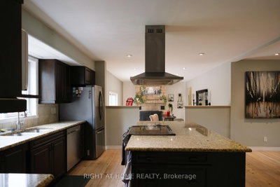 306 Lynx Hollow Drive • Pakenham, ON photo 8