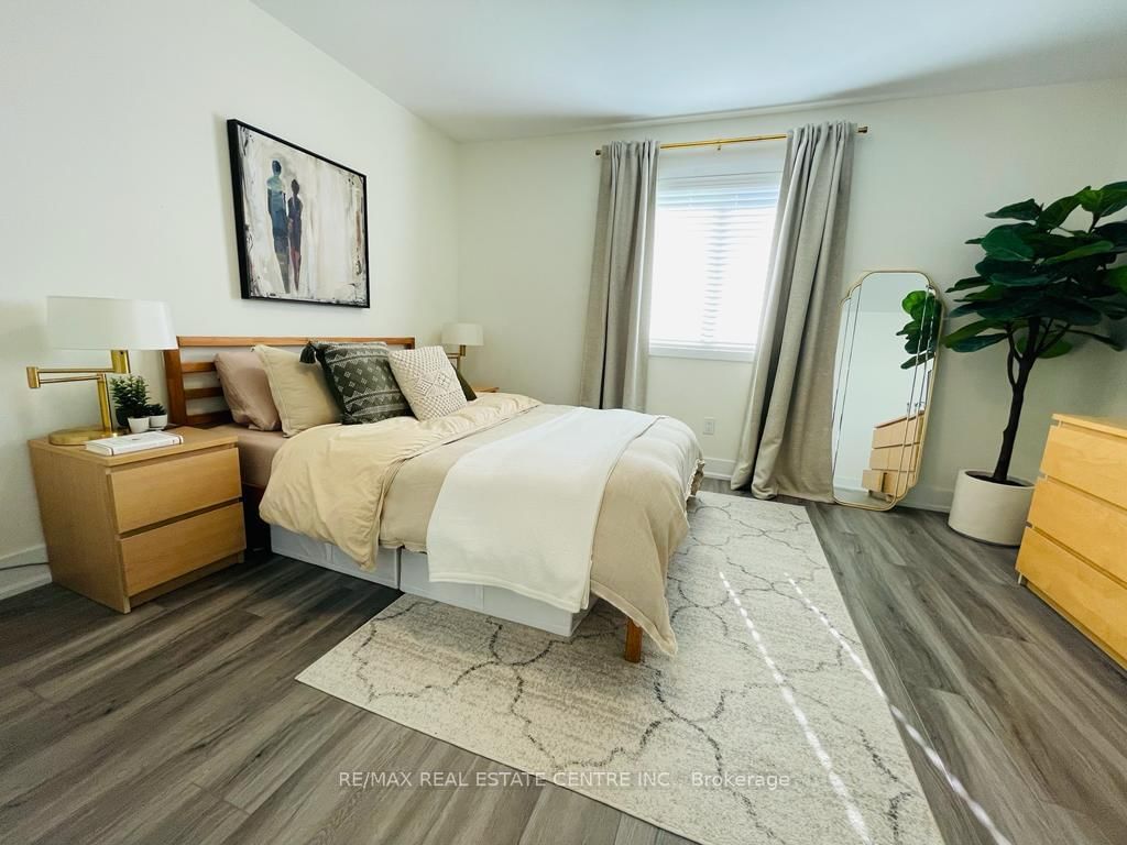 49 Edenrock Drive • Hamilton, ON photo 18