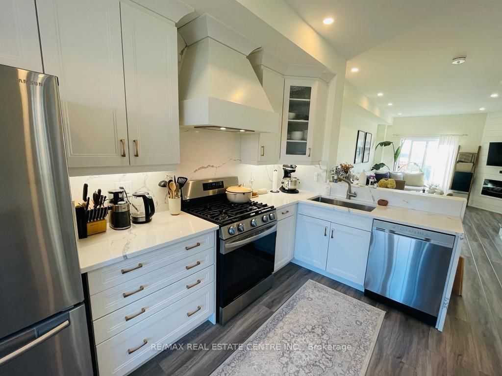 49 Edenrock Drive • Hamilton, ON photo 5