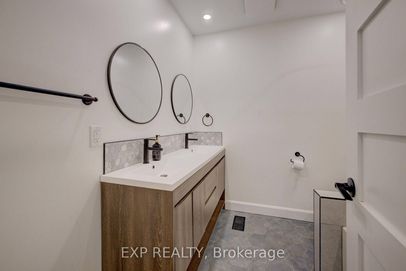 244 Royal Street • Waterloo, ON photo 31