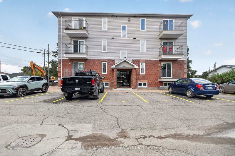 100 - 902 Notre Dame Street