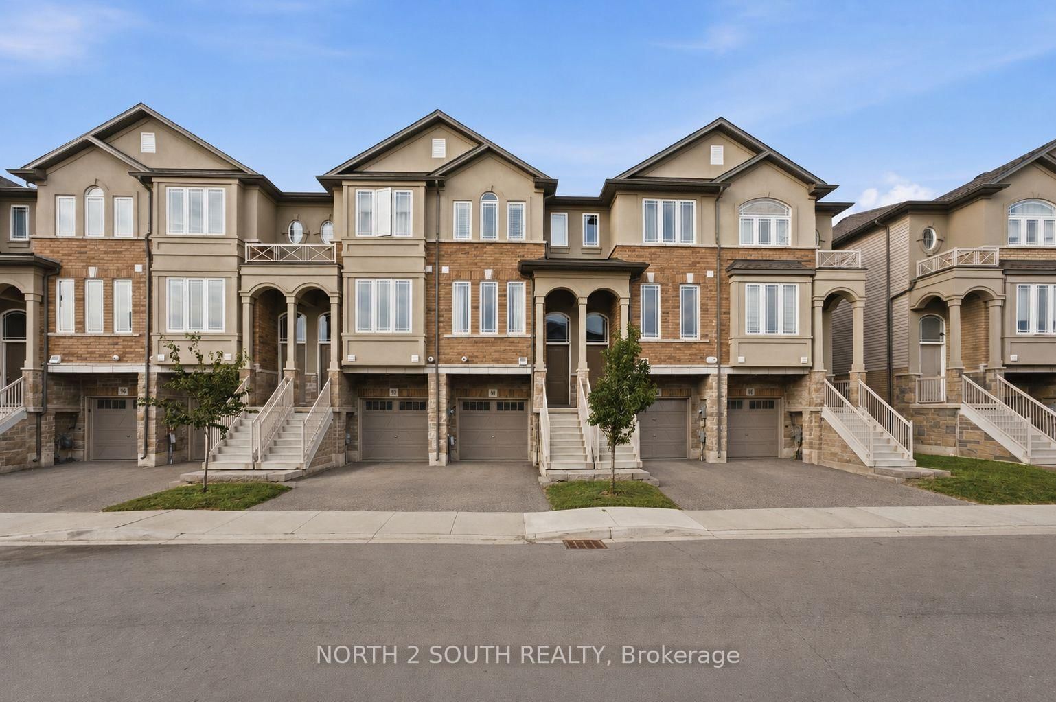 90 Laguna Village Crescent • Hamilton, ON photo 1