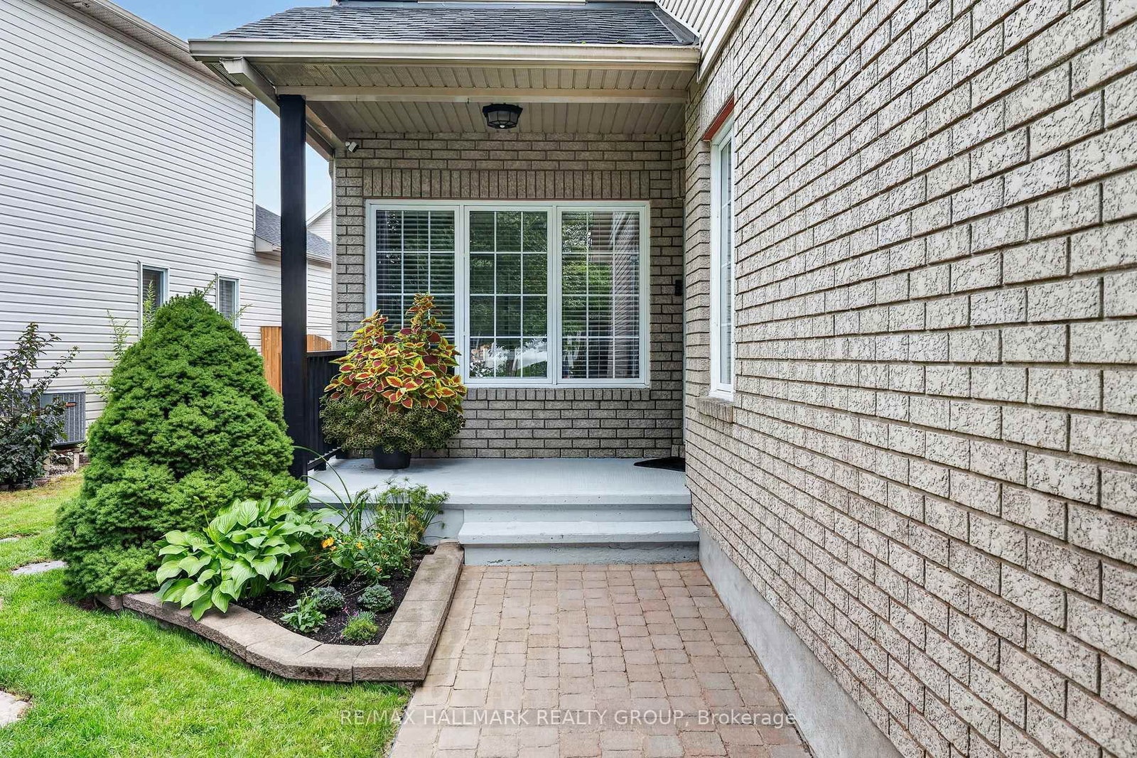 1673 Neptune Way • Ottawa, ON photo 3