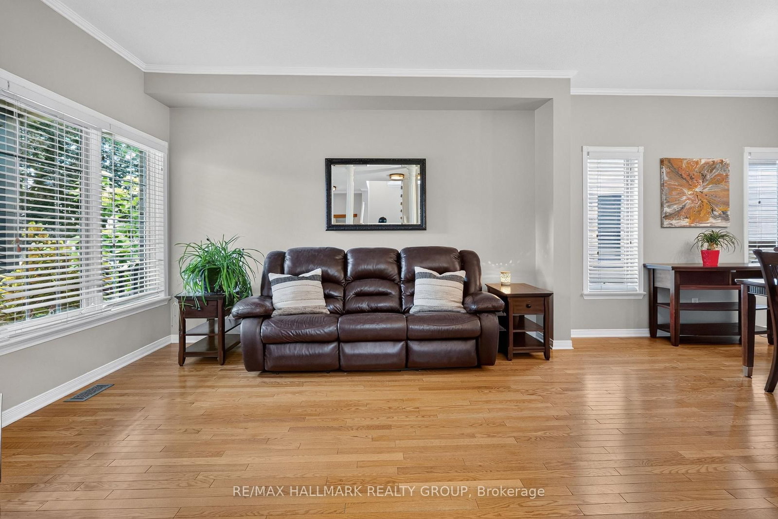1673 Neptune Way • Ottawa, ON photo 5