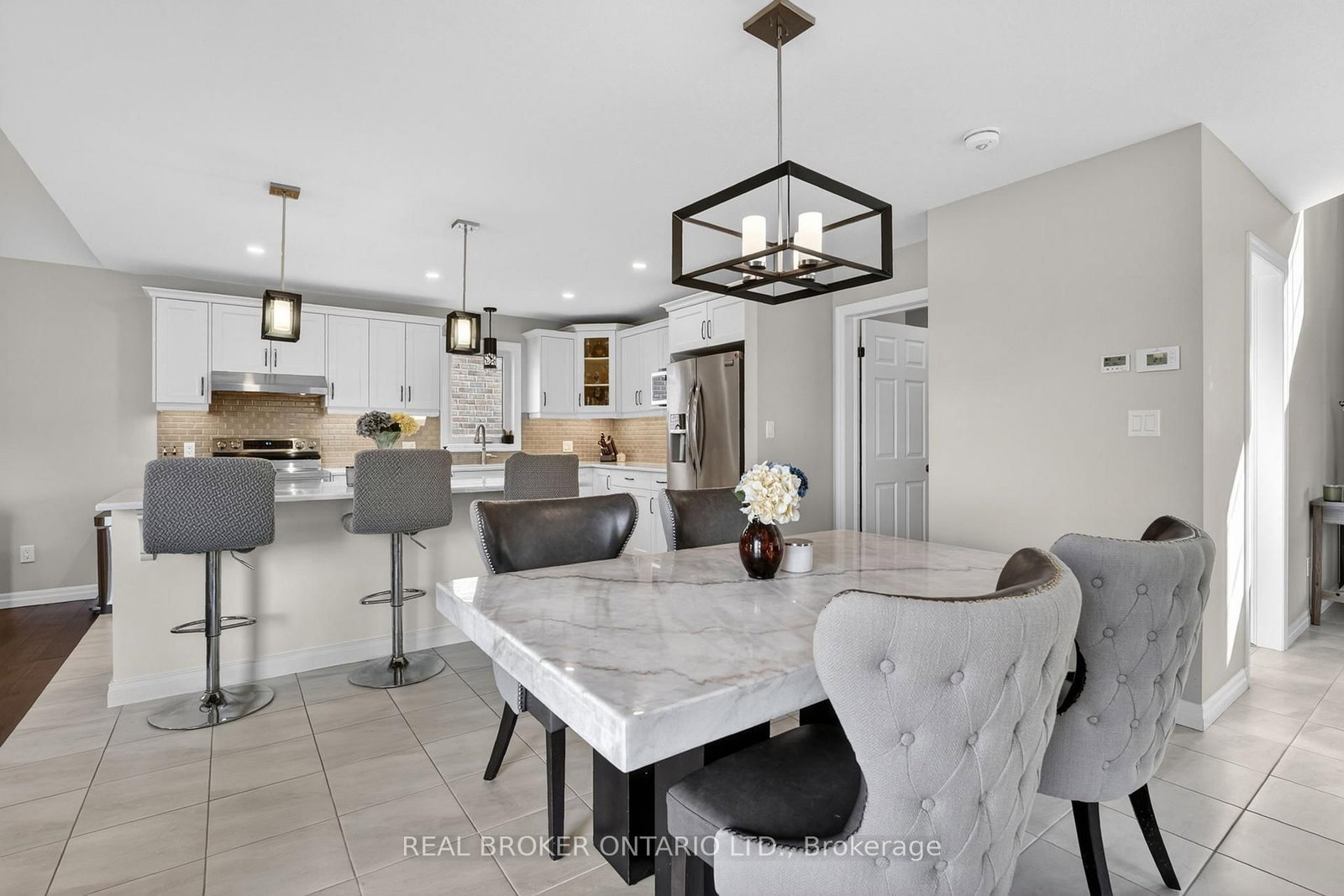 48 Curren Crescent • Tillsonburg, ON photo 12