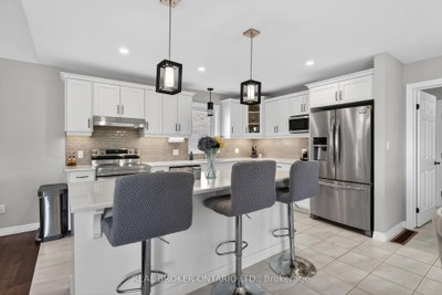 48 Curren Crescent • Tillsonburg, ON photo 4