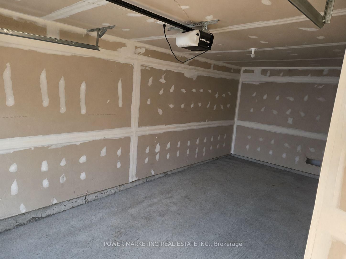 243 ATIMA Circle • Ottawa, ON photo 26