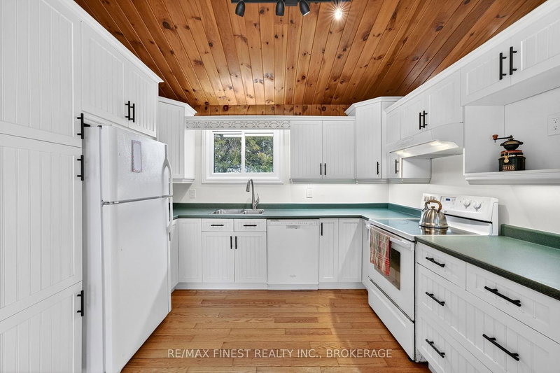 8 Sunrise Court