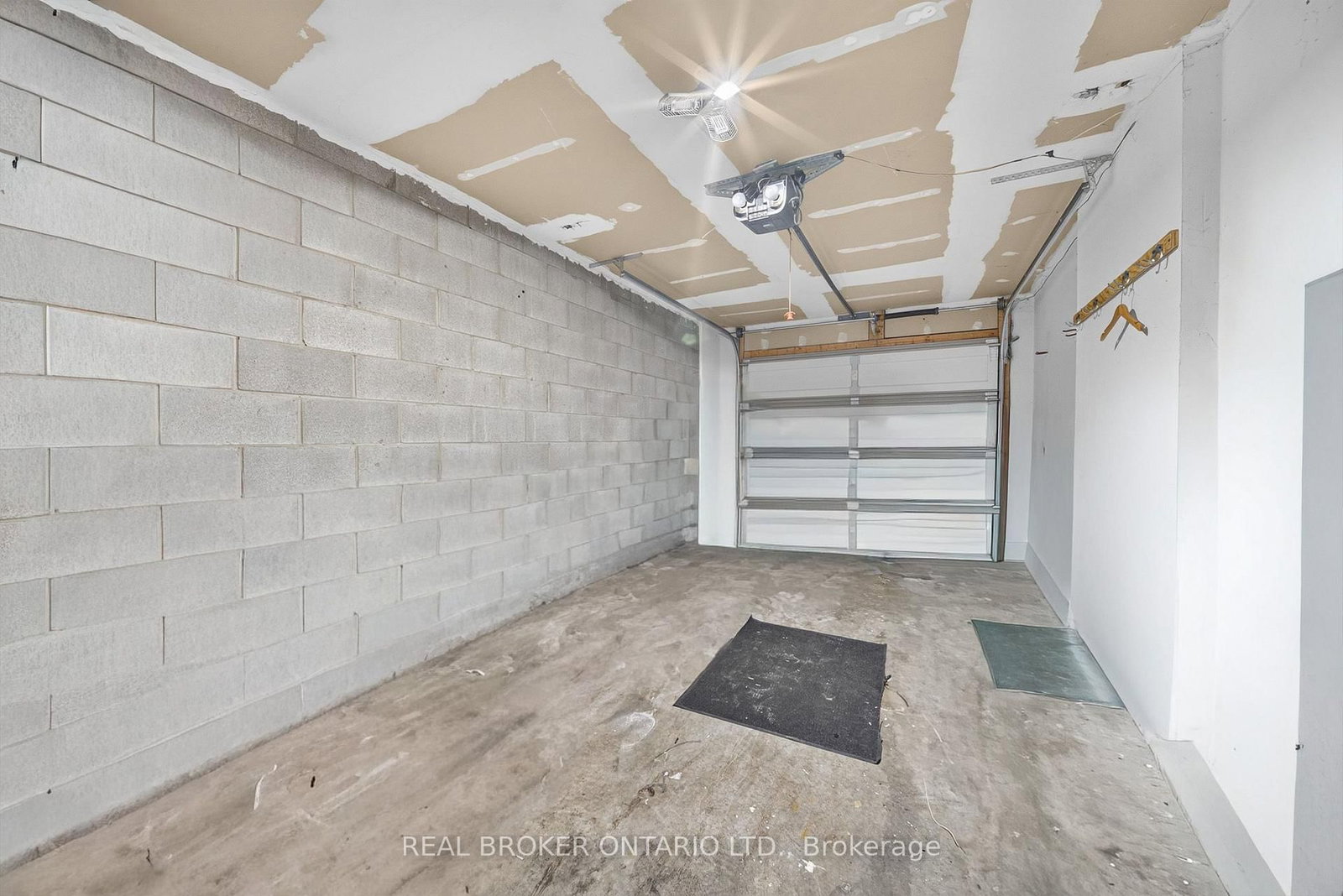 800 Paramount Drive • #77 • Hamilton, ON photo 34