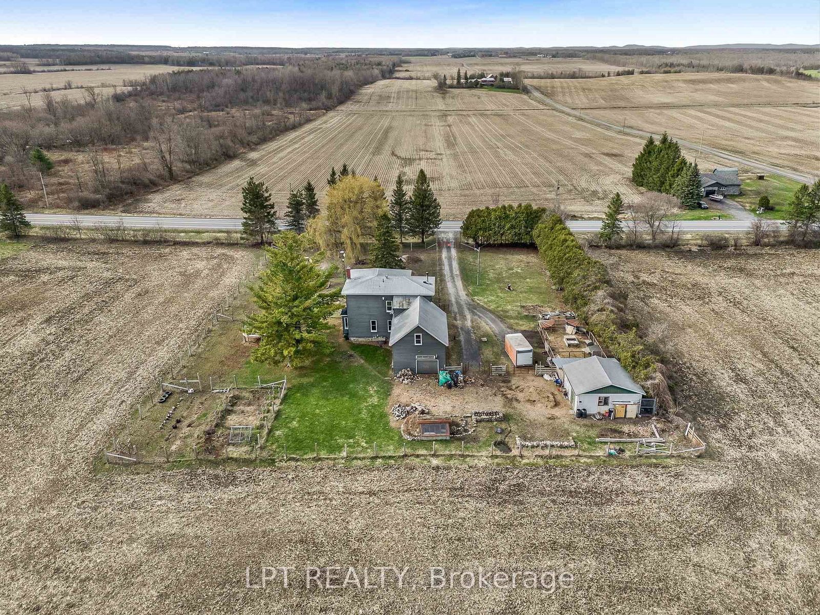 21630 Laggan-Glenelg Road • North Glengarry, ON photo 37