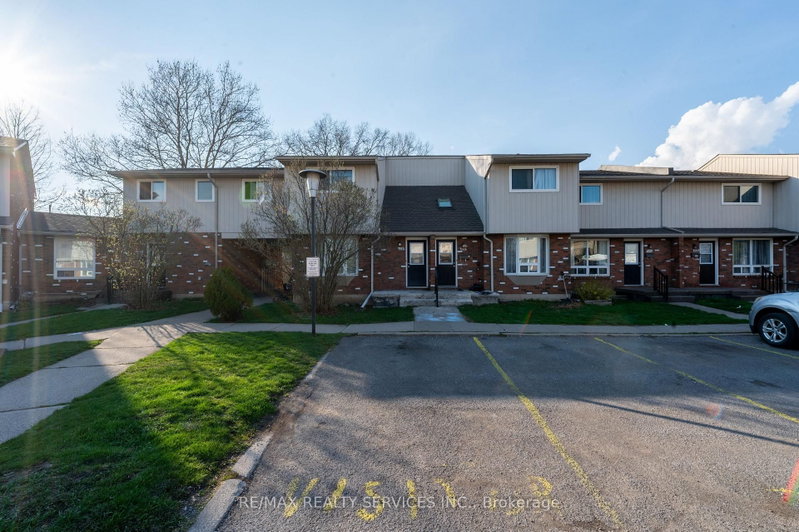 176 - 100 Brownleigh Avenue