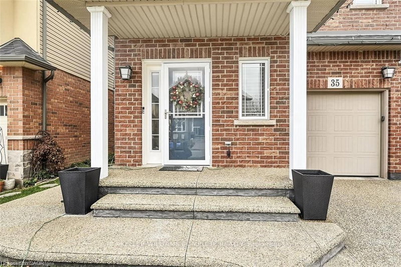 35 Willowbanks Terrace