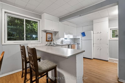 398 EDISON Avenue • Peterborough, ON photo 9