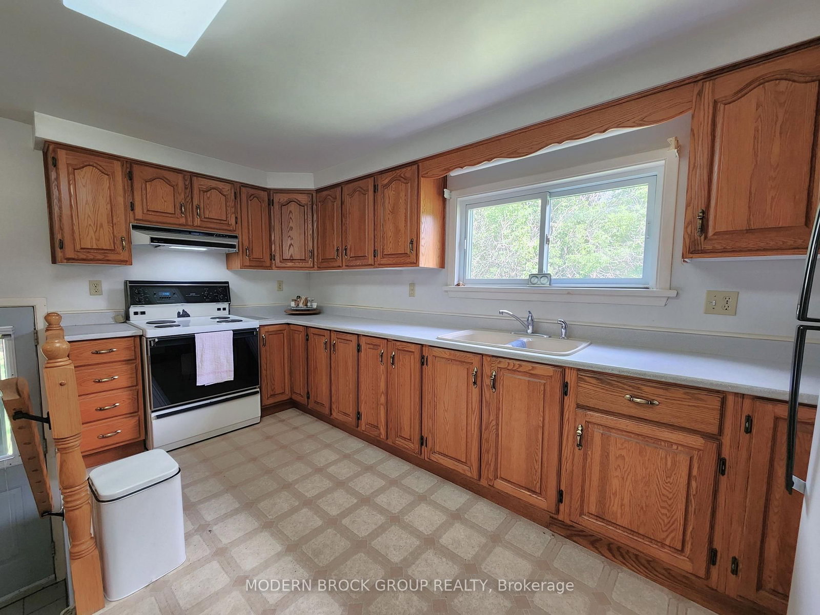 70 Victoria Road • Brockville, ON photo 10
