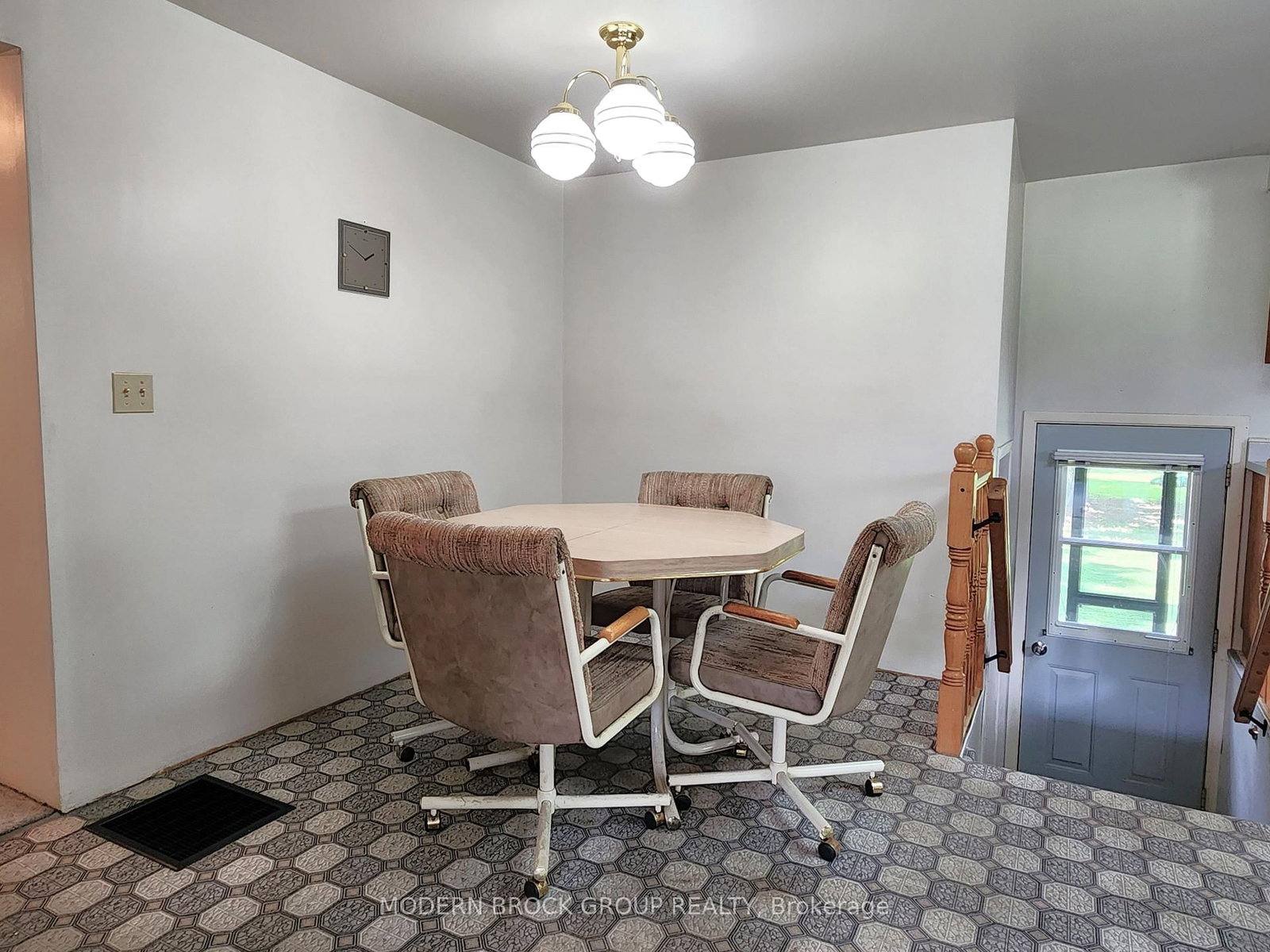 70 Victoria Road • Brockville, ON photo 15