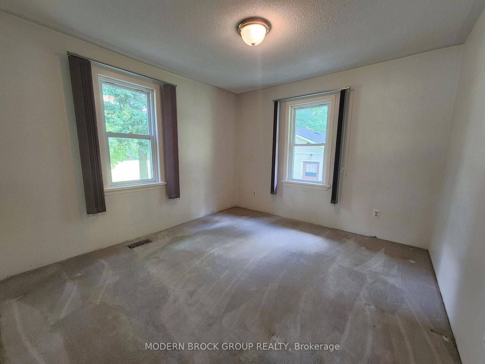70 Victoria Road • Brockville, ON photo 21
