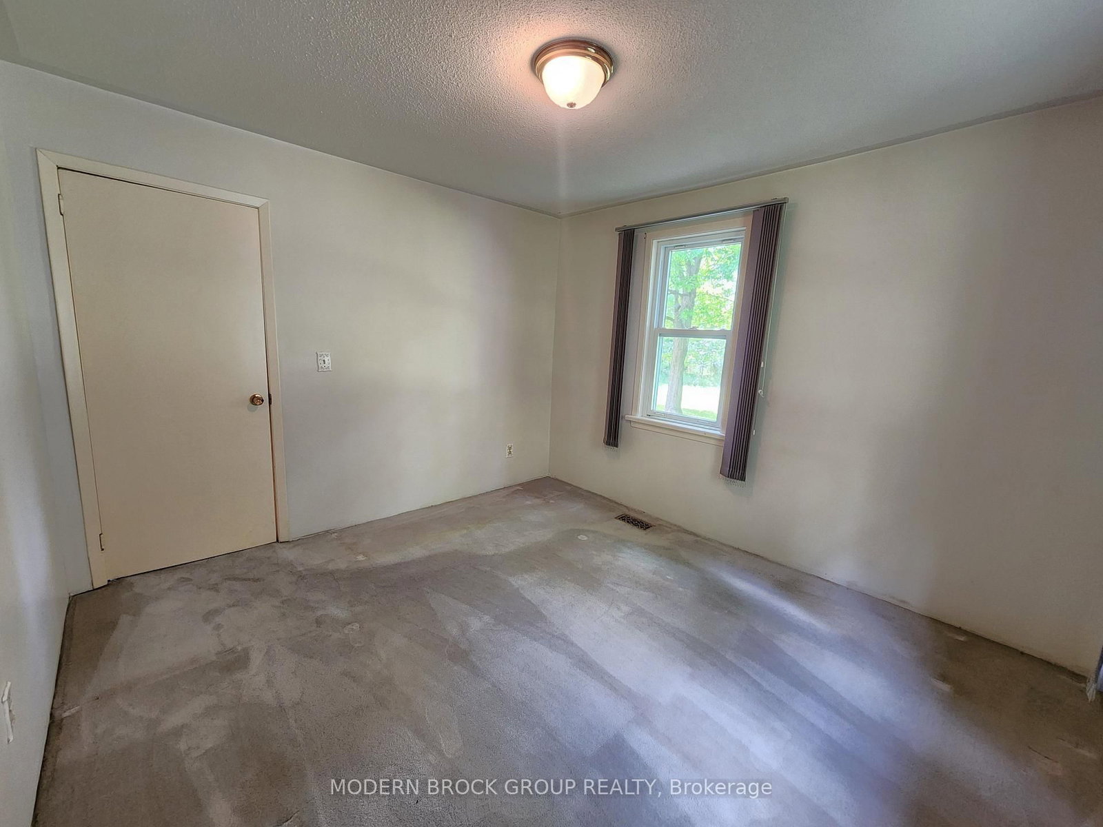 70 Victoria Road • Brockville, ON photo 22