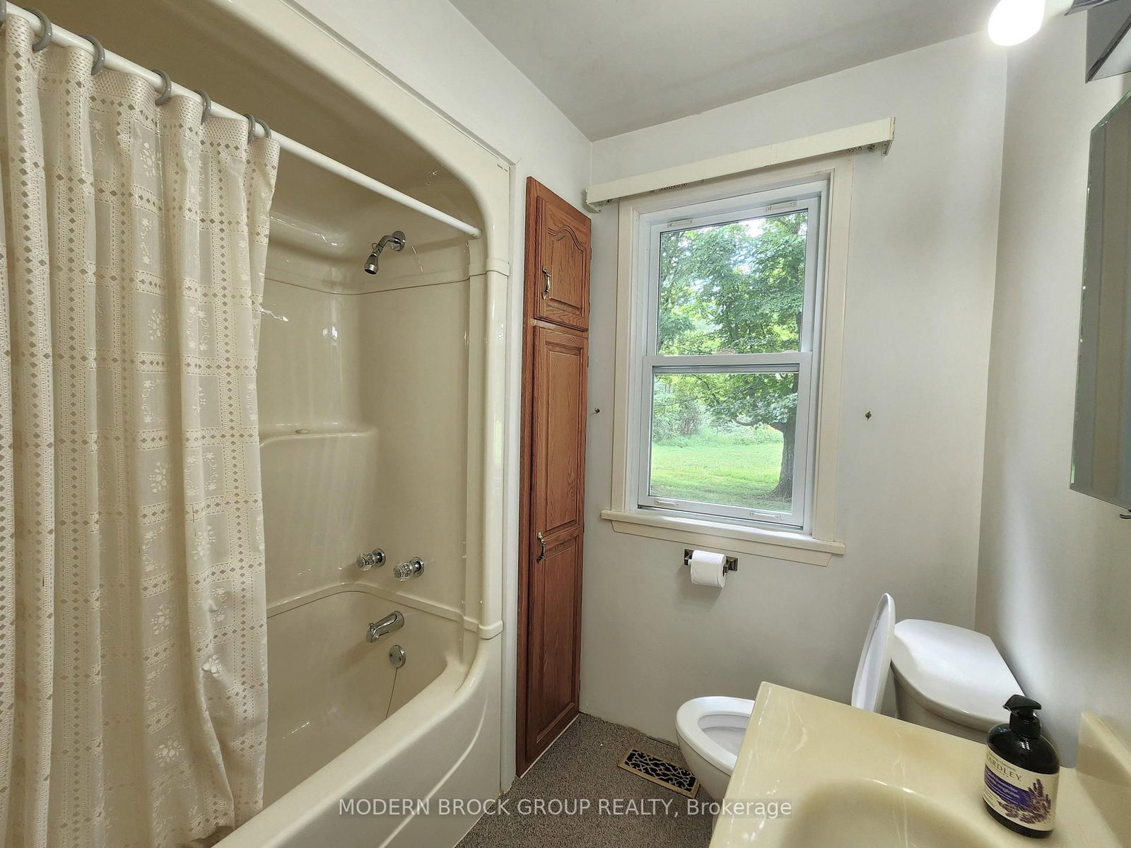 70 Victoria Road • Brockville, ON photo 23