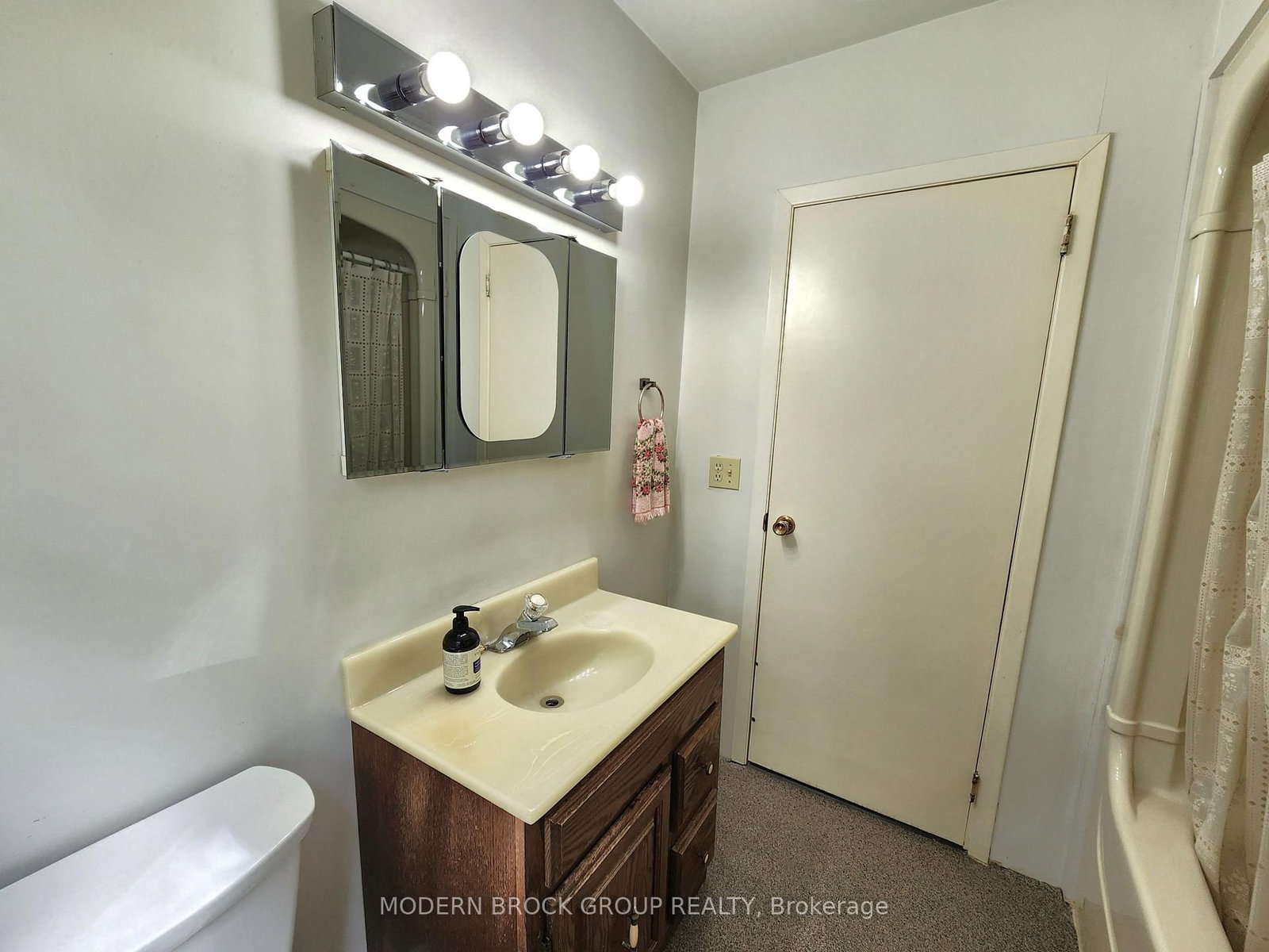 70 Victoria Road • Brockville, ON photo 24