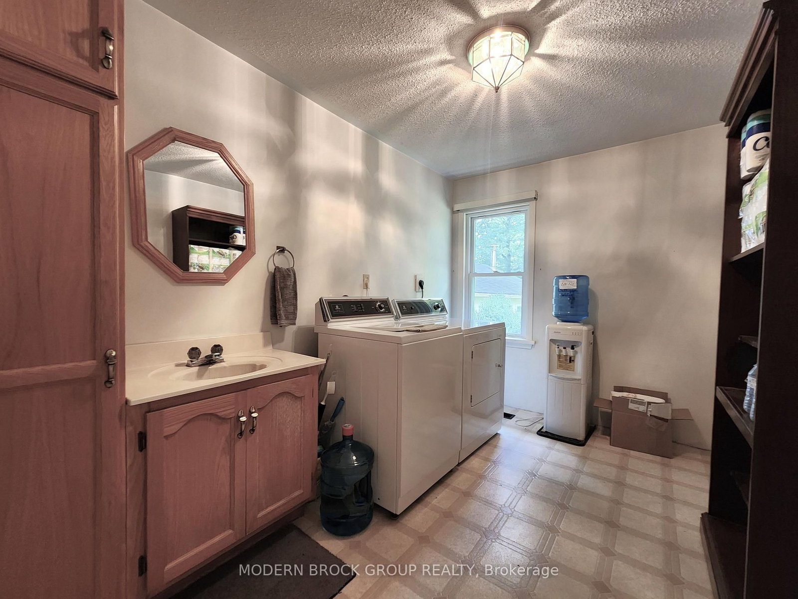 70 Victoria Road • Brockville, ON photo 25