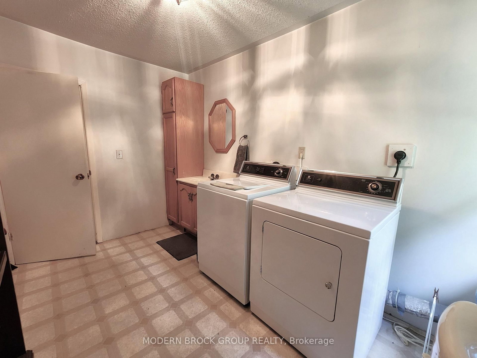 70 Victoria Road • Brockville, ON photo 26