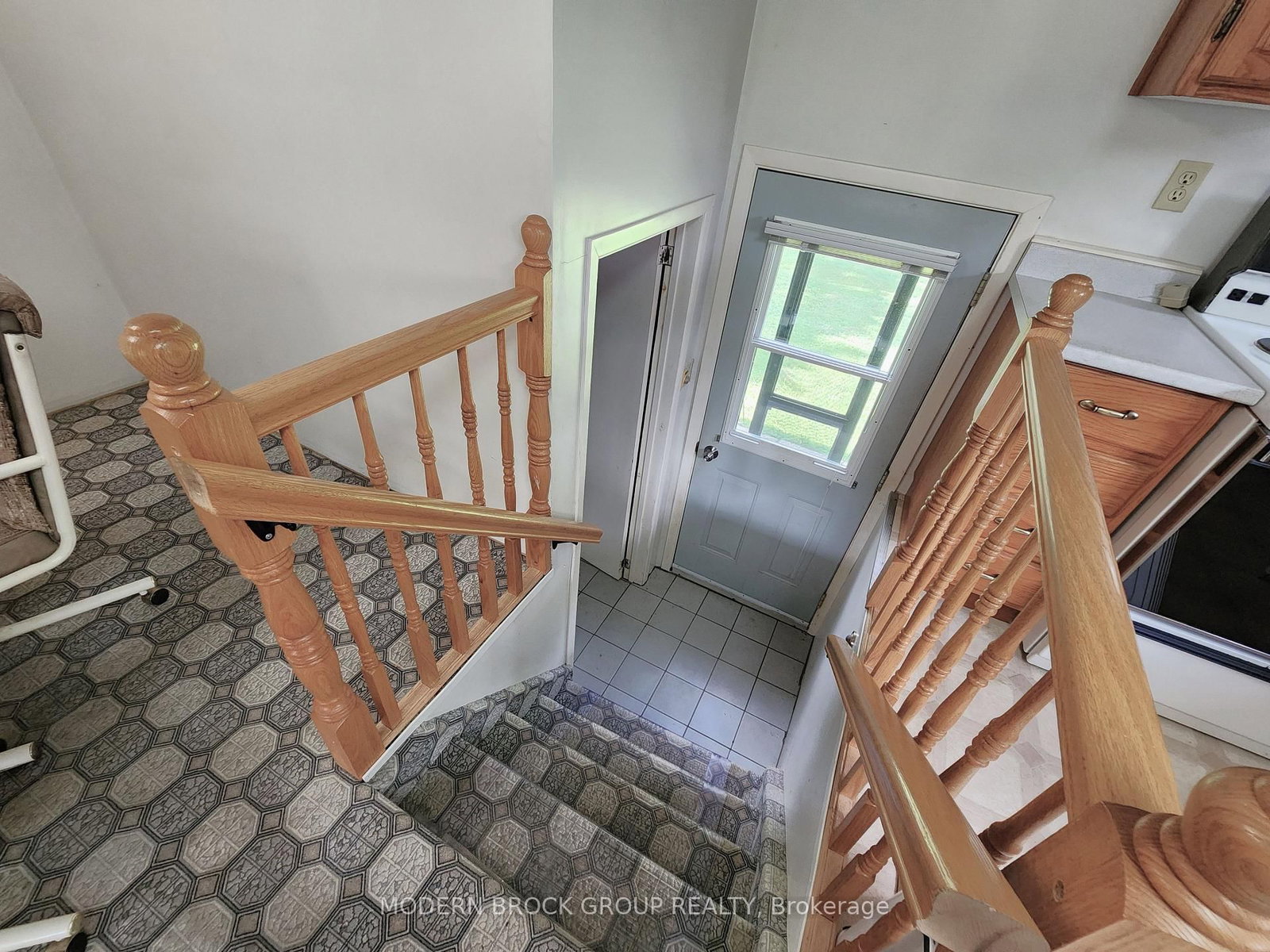 70 Victoria Road • Brockville, ON photo 27