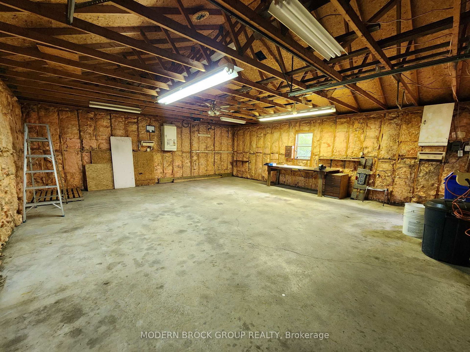 70 Victoria Road • Brockville, ON photo 34