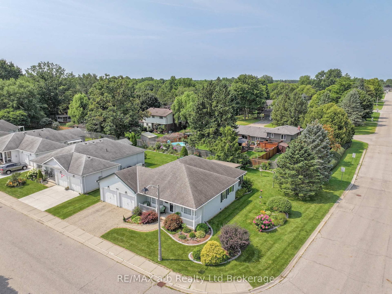 23 Armstrong Drive • Tillsonburg, ON photo 38