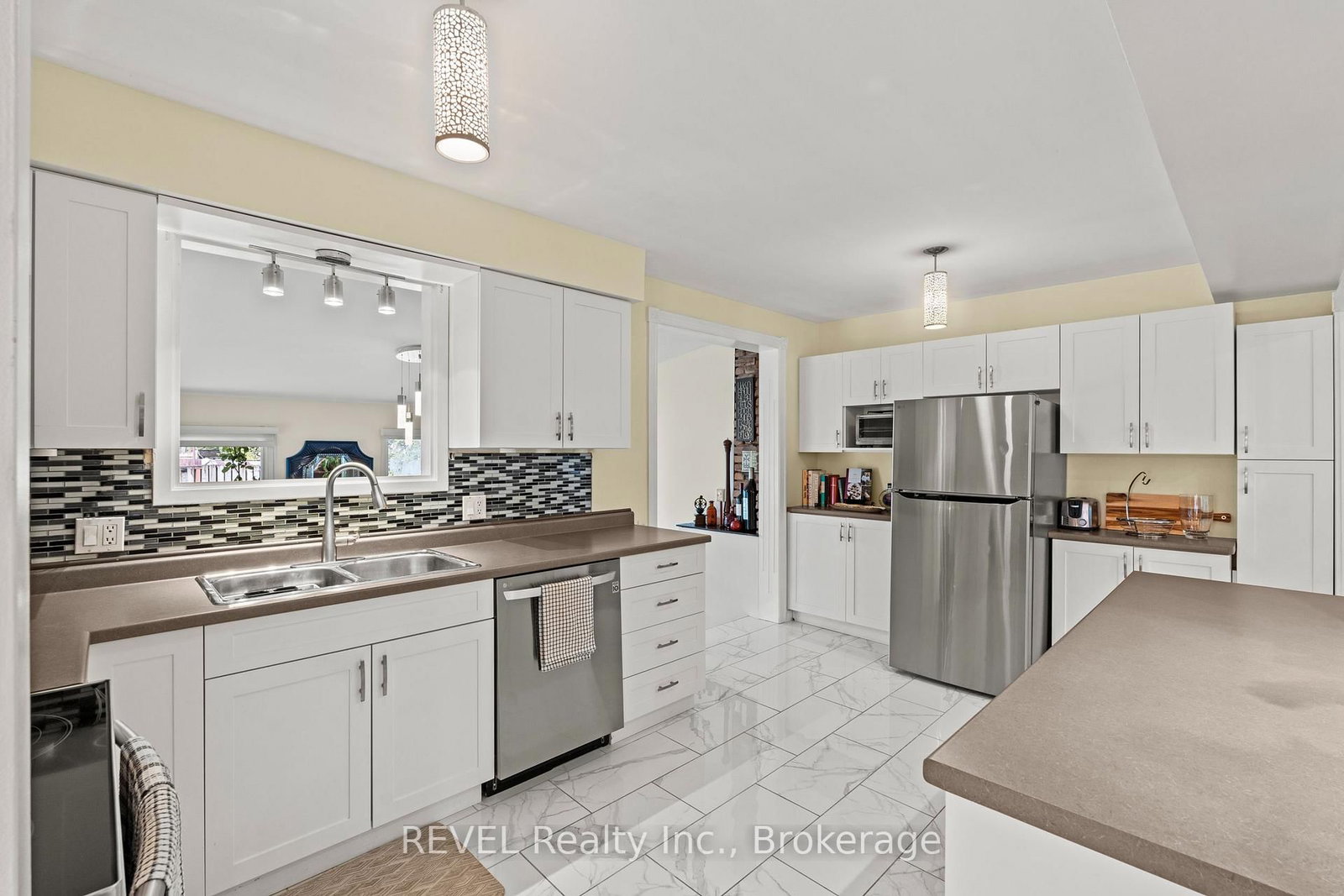 28 Black Knight Road • St. Catharines, ON photo 10