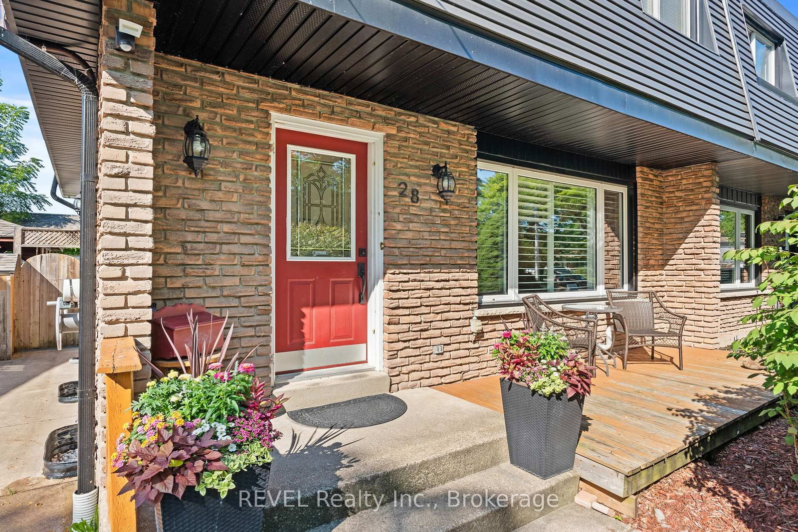 28 Black Knight Road • St. Catharines, ON photo 4