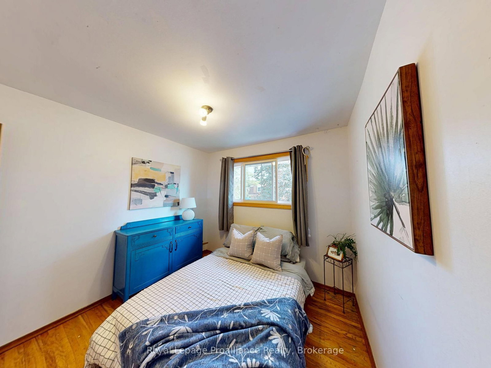 4 Richmond Grove • Belleville, ON photo 15