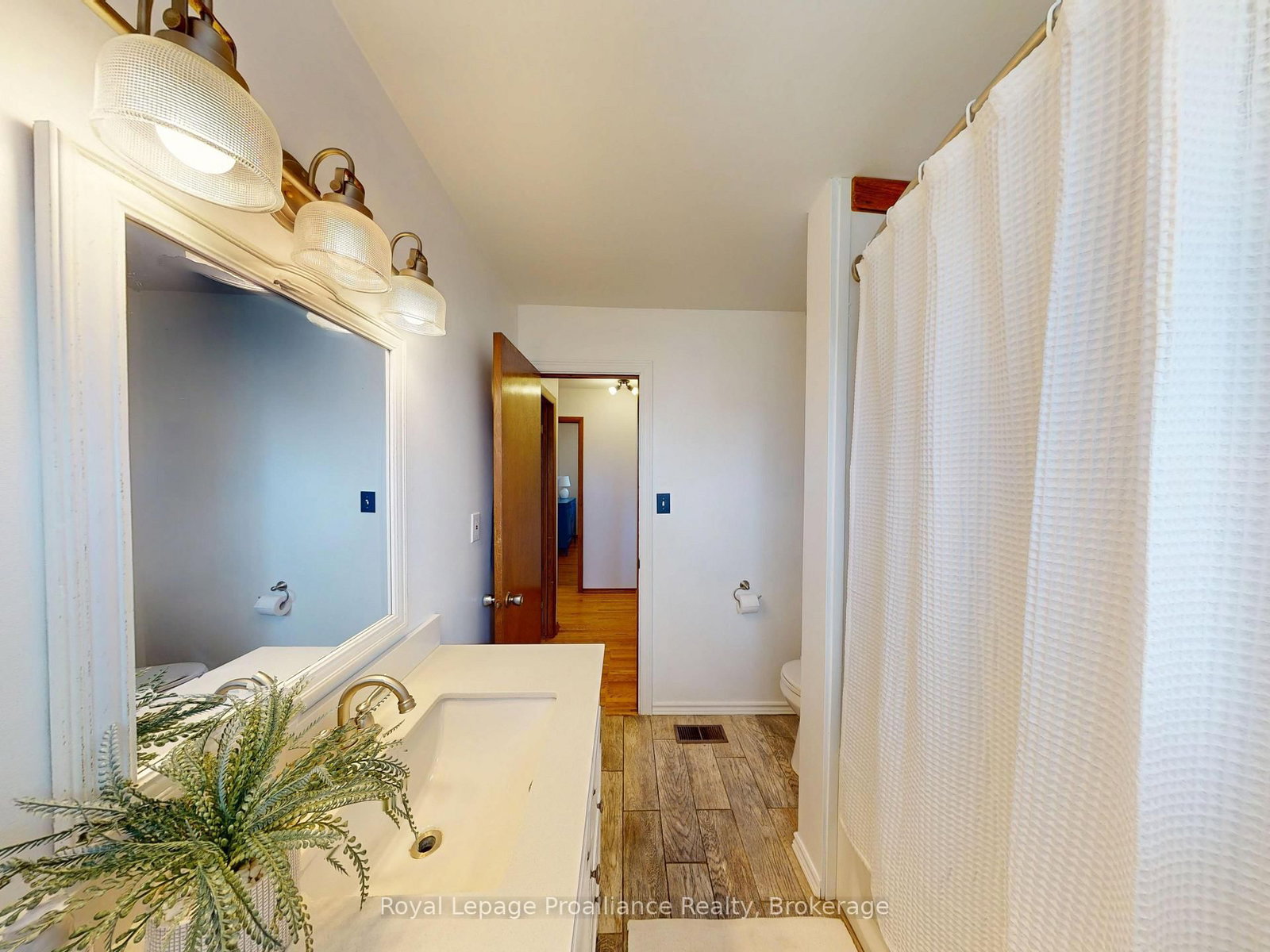 4 Richmond Grove • Belleville, ON photo 19