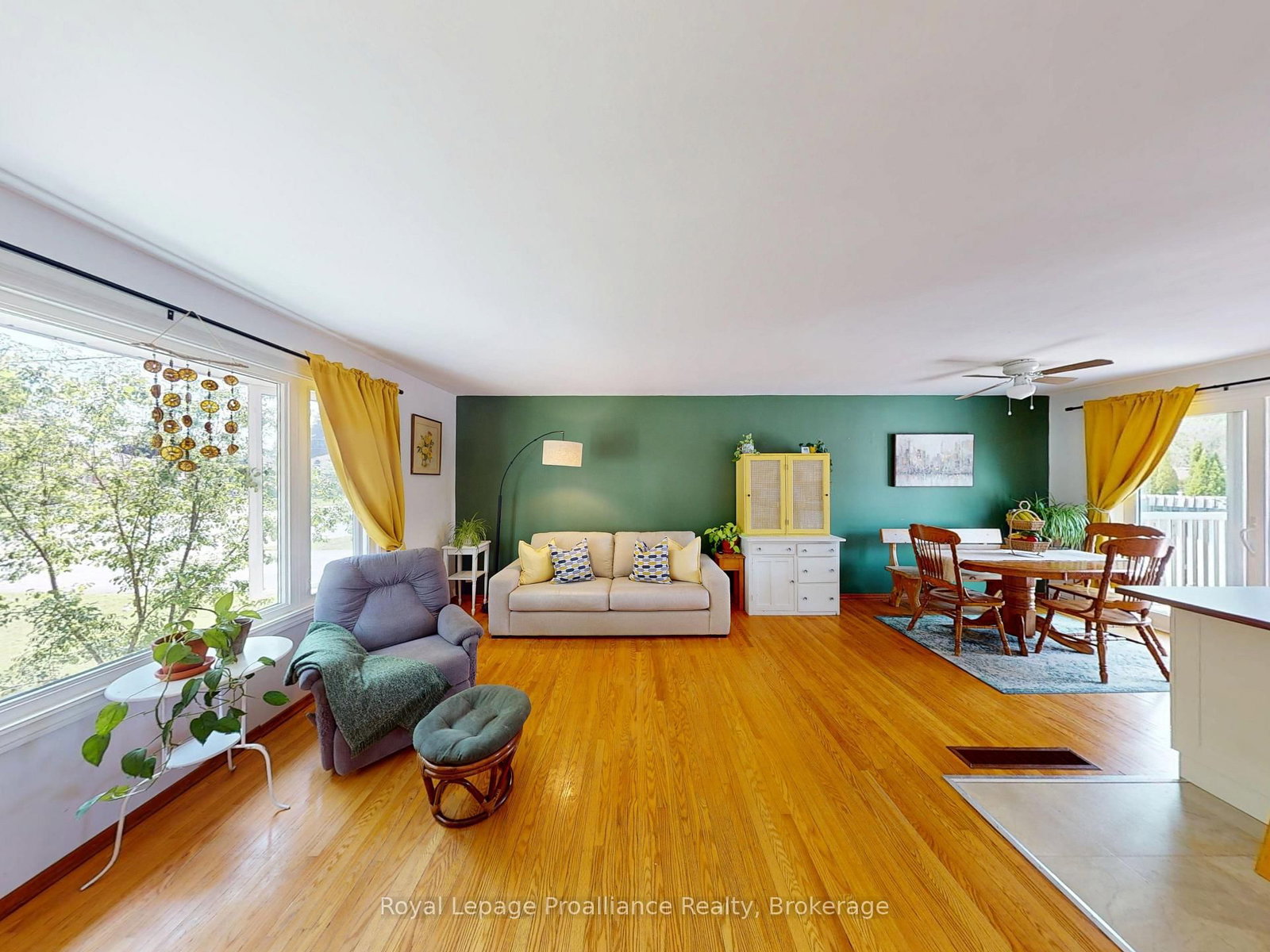 4 Richmond Grove • Belleville, ON photo 4