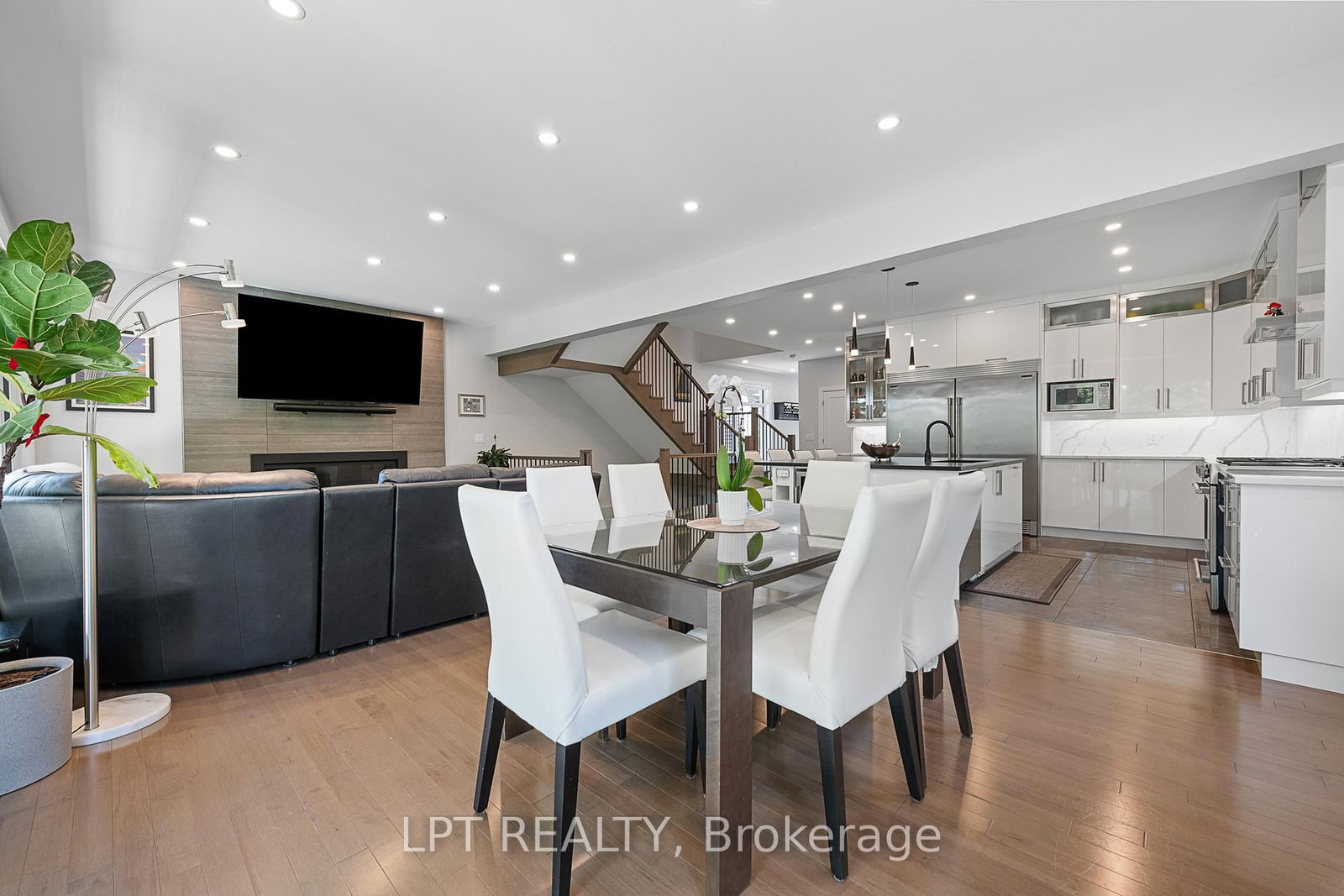 1740 ST BARBARA Street • Ottawa, ON photo 12