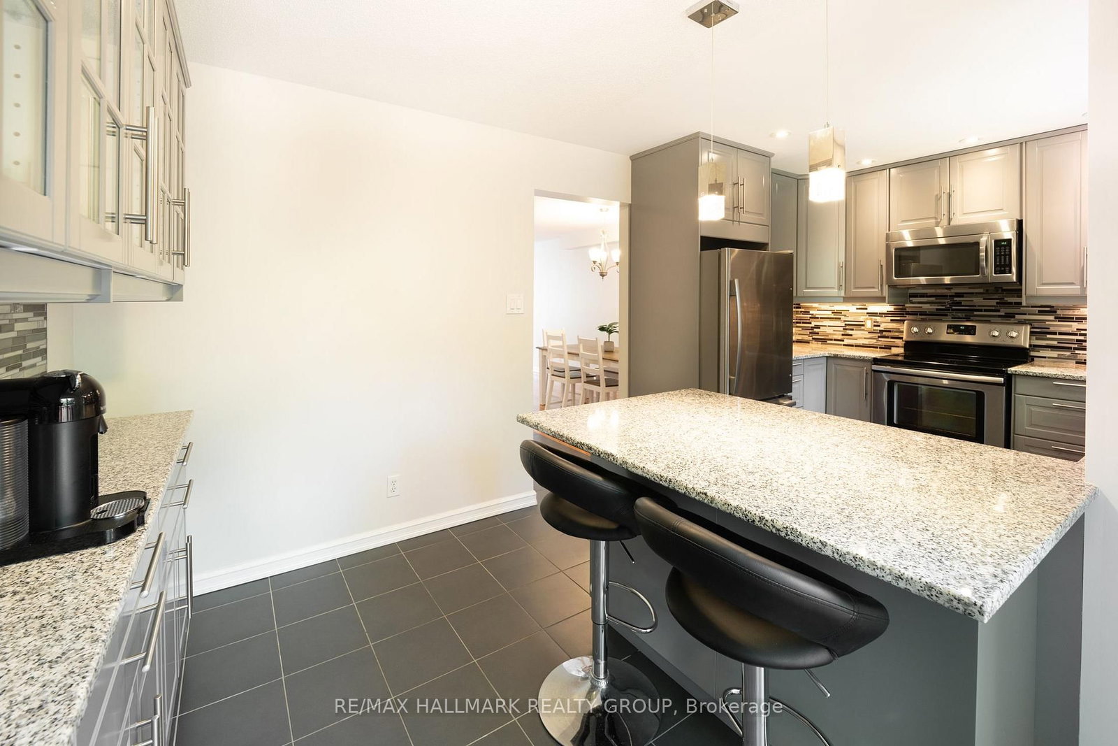 3 Seth Private • Ottawa, ON photo 12