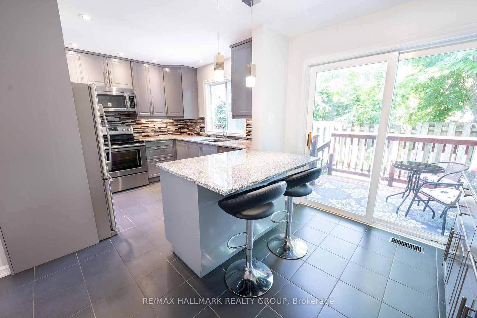 3 Seth Private • Ottawa, ON photo 13