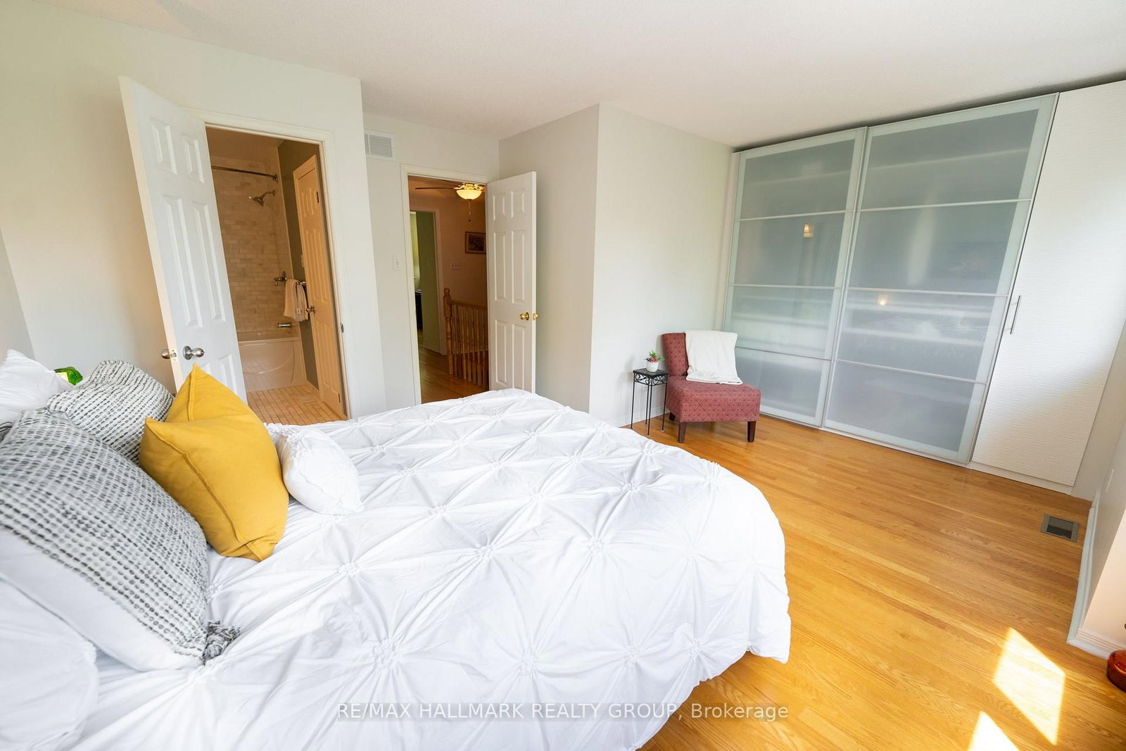 3 Seth Private • Ottawa, ON photo 17