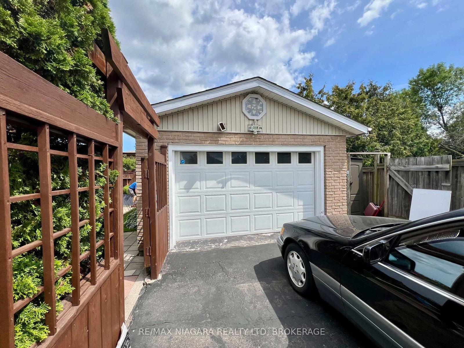 6196 Kirkland Drive • Niagara Falls, ON photo 4